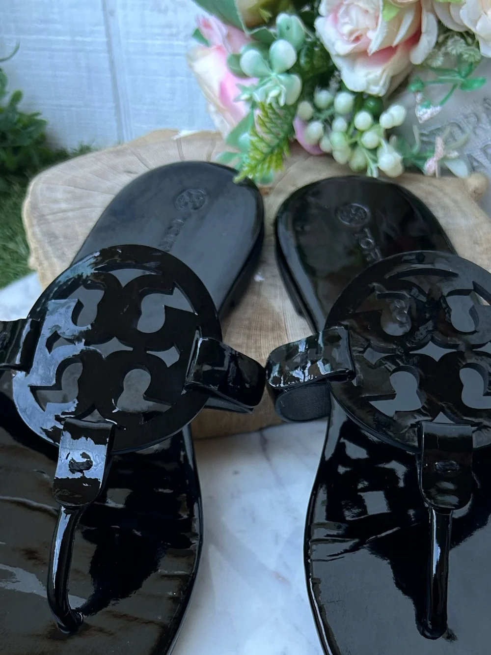 Tory Burch Miller Black soft sandal patent leather Size 9 gently used